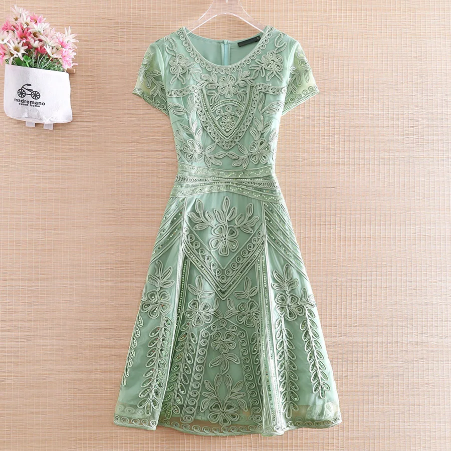 

High-end Spring And Summer Women Beading Dress style Retro Embroidery Slim O-neck Elegant Lady Plus Size Party Dress M-4XL