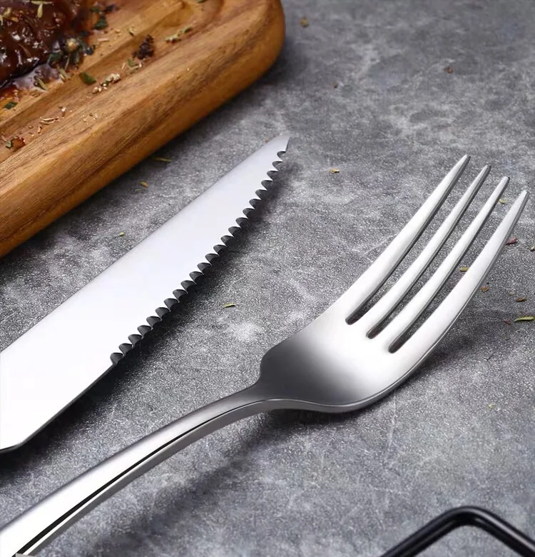 

3pcs Gold Dinnerware Set Stainless Steel Tableware Set Knife Fork Spoon Luxury Cutlery Set Gift Box Flatware Dishwasher Safe