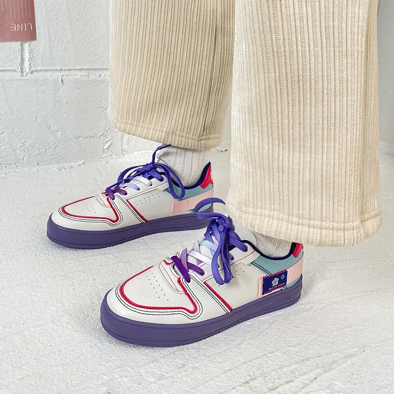 

2021 Spring New Color Matching Breathable Anti Slip Bear Print Gradient Lace Cartoon Fashion Single White Women's Shoes