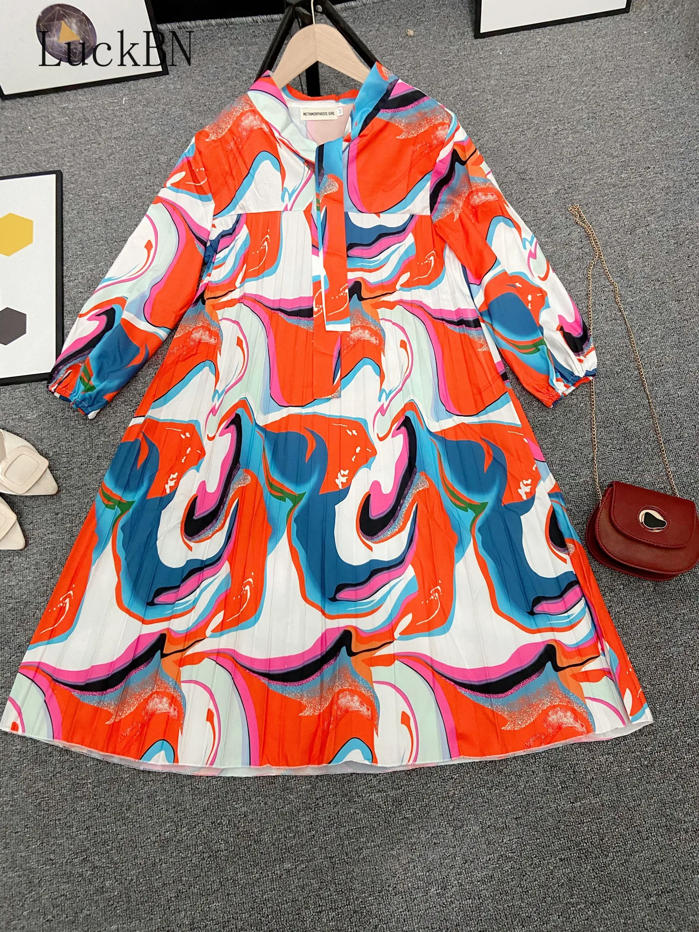 

Women Printed Pleated Dresses Long Sleeve Loose with Bowtie Collar Loose Female Vestidos African Fashion Summer Robes Large Size