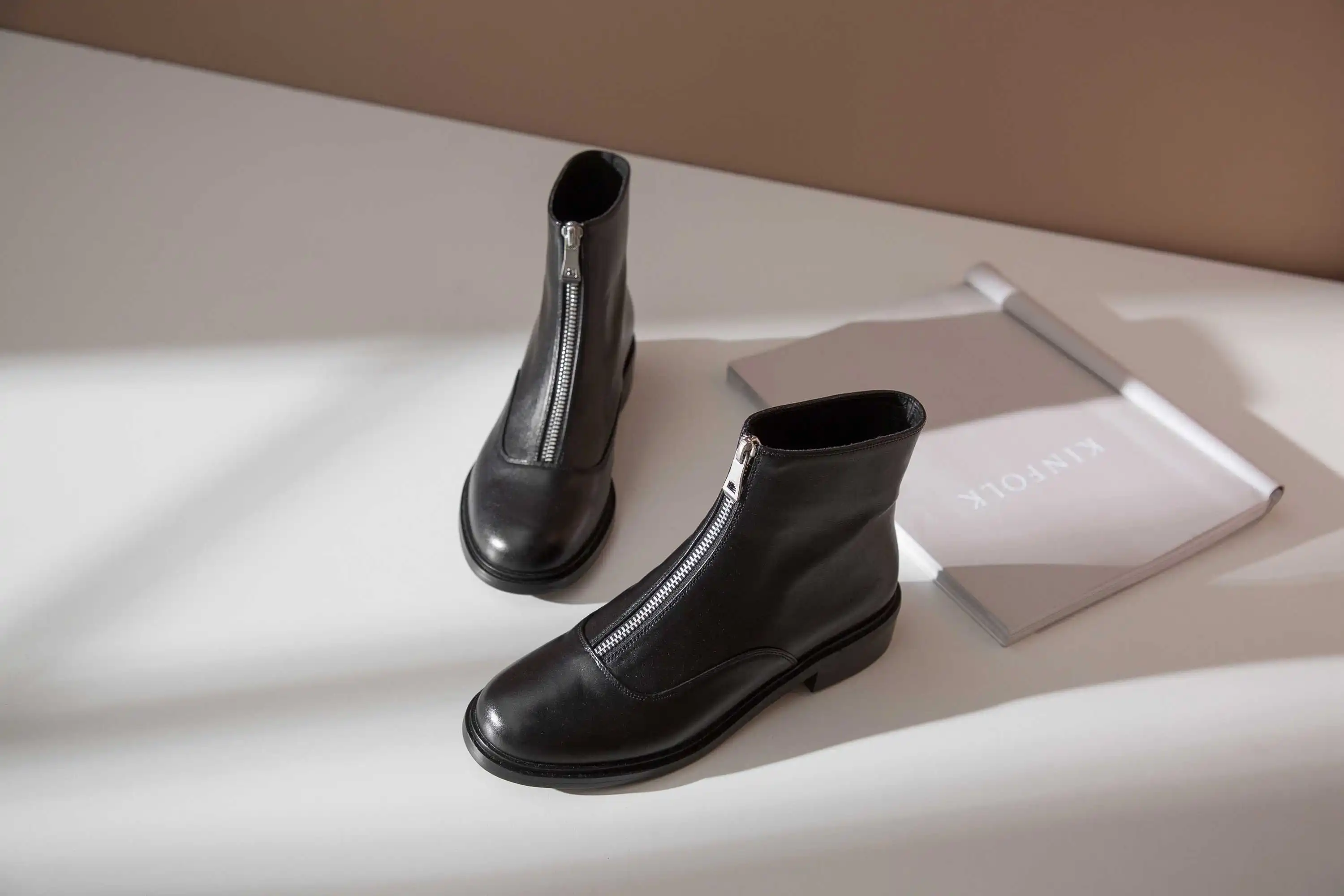 krazing pot winter warm leisure simple style genuine leather solid round toe low heels women fashion Zipper punk ankle boots L00