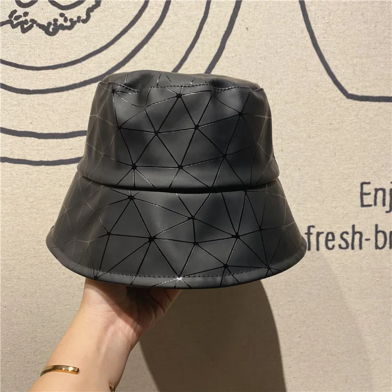 

Корейская модная черная кепка в клетку со стразами из искусственной кожи в стиле панк рыбака индивидуальная Женская и мужская шляпа