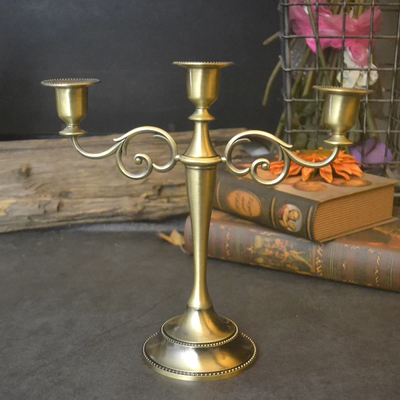 

Bronze Metal Candlestick Simple Alloy European Vintage Candle Holder Wedding Table Centerpiece Swiecznik Home Decoration EB50ZT