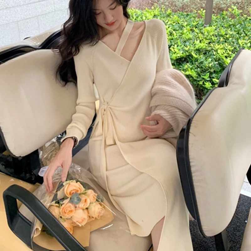 Зимнее женское трикотажное платье с поясом элегантное миди сексуальное