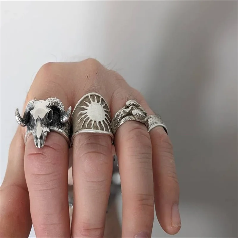 Vintage Retro Punk Skull Devil Horn Rings for Men Women Couples Personality Party Hip Hop Claw Ring Jewelry Men Courage images - 6