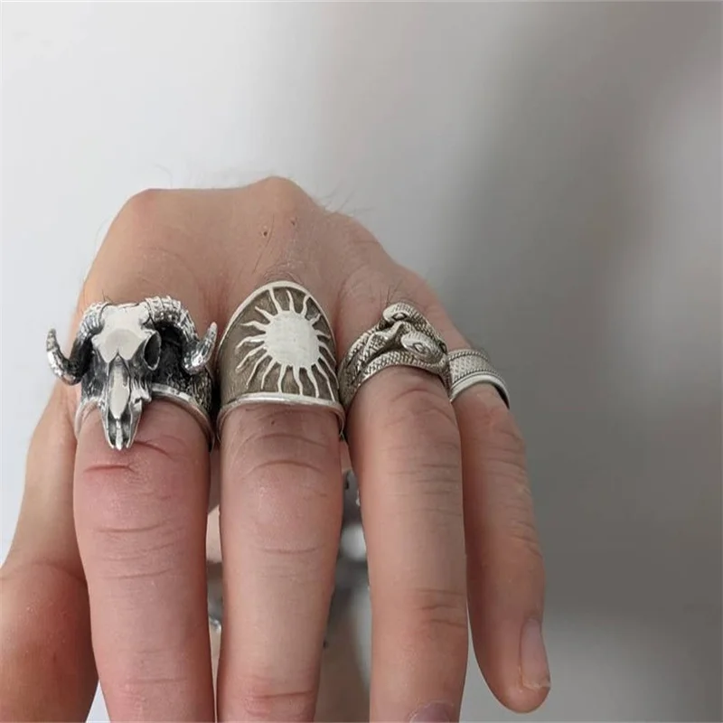 

Coconal Charm Shofar Retro Couples Punk Ring Copper Colour Personality Party Hip Hop Ring Jewelry Token Men Courage Faith
