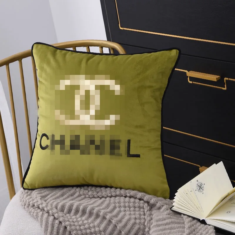

New Super Hot Designers Embroidery Cushion Covers Ultra Soft Nordic Simple Velvet Pillowcase Sofa Couch Decorative Throw Pillows
