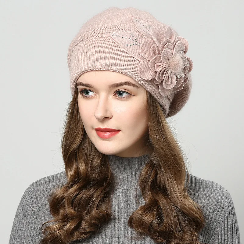 

CC beanies Ladies Winter Hat Knitted Wool Hat Flowers Beret Men's Sweet Christmas Christmas Free Shipping
