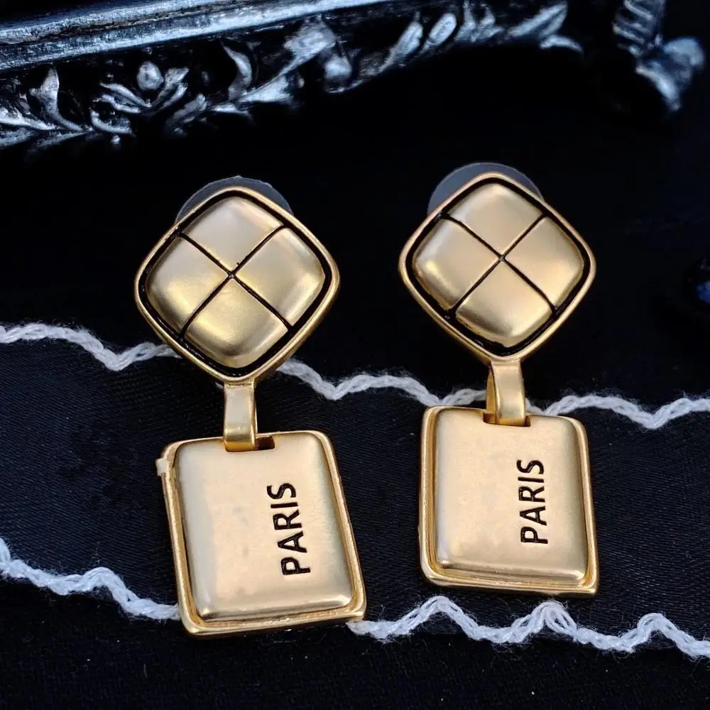 

Hot Brand Yellow Gold Color Fashion Jewelery Woman Vintage Square Word Earrings High Quality Cute Party Studing Jewelry