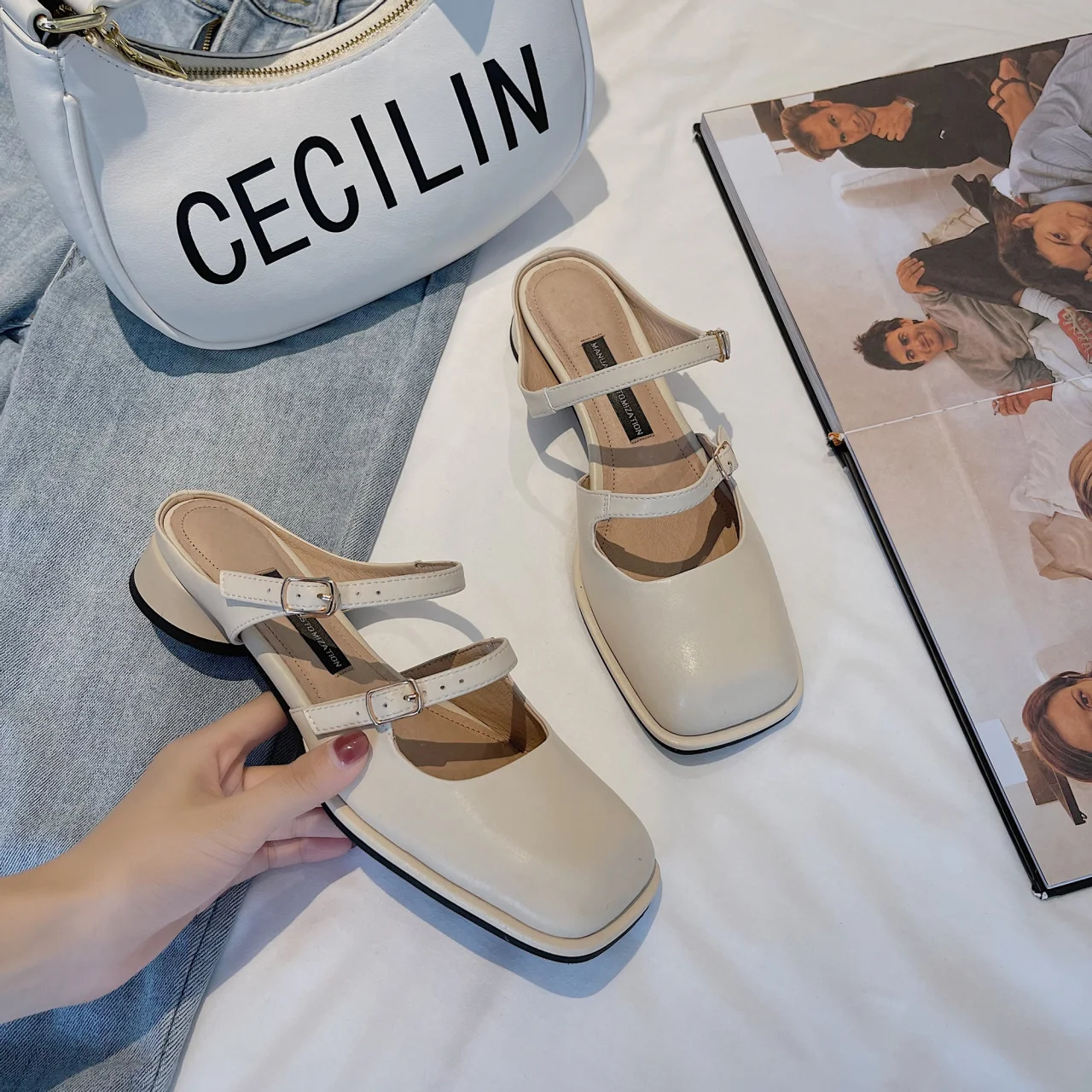 

2021 New style sandals and slippers women's outer wear mules beige Baotou half slippers women low-heeled buckle women's sandals
