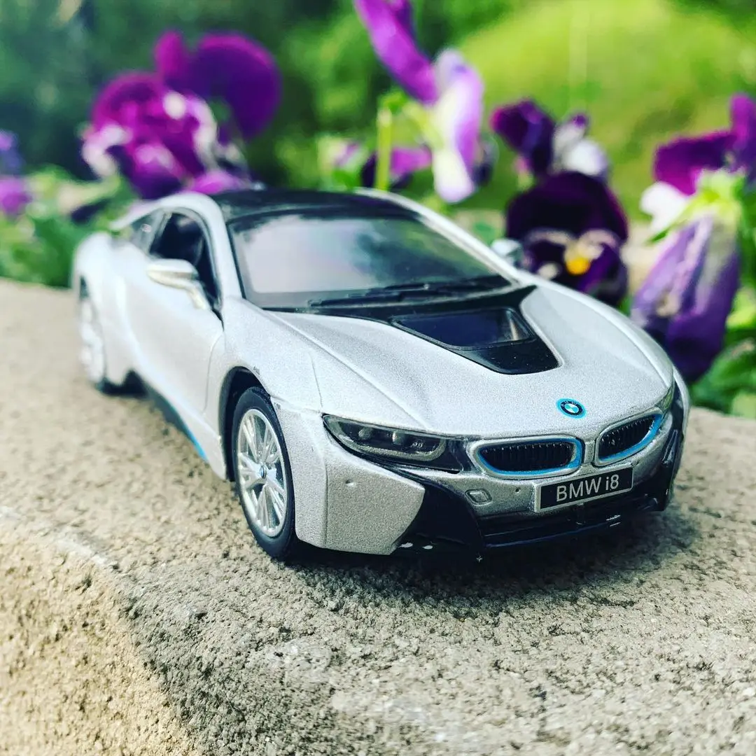 

1:24 NEW BWM i8 Alloy Car Model Toy Vehicles Simulation Light Sound Pull Back Children's Toy Collectibles Collect decorations