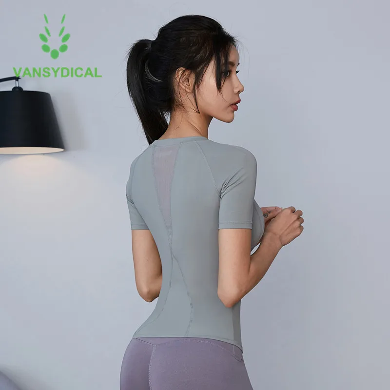 

2021 Women Summer Sports Workout Short Sleeve Slim Gym Yoga Shirts Tops Quick Dry Fitness Training Jogging T-shirts Sportswear