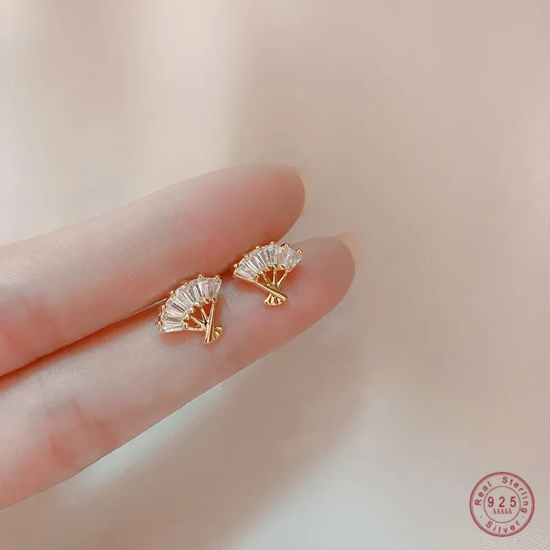 

925 Sterling Silver Chinese Simple PavÃ© Crystal Folding Fan Stud Earrings Women Light Luxury Temperament Party Jewelry Gift
