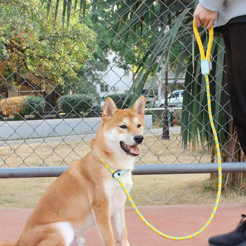 

1.55M Retractable Dog Leash Flexible Dog Puppy Cat One-piece Traction Rope Belt Dog Leash for Small Medium Dogs Pet Products