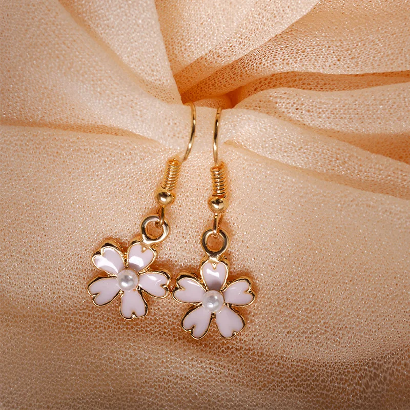 Trendy Korea Letter Love Stud Earrings For Women Exquisite Gold Silver Color Rhinestone Ear Nail Fashion Jewelry Party Gifts | Украшения и