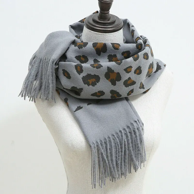 Женский вязаный шарф с кисточками теплый кашемировый леопардовым принтом
