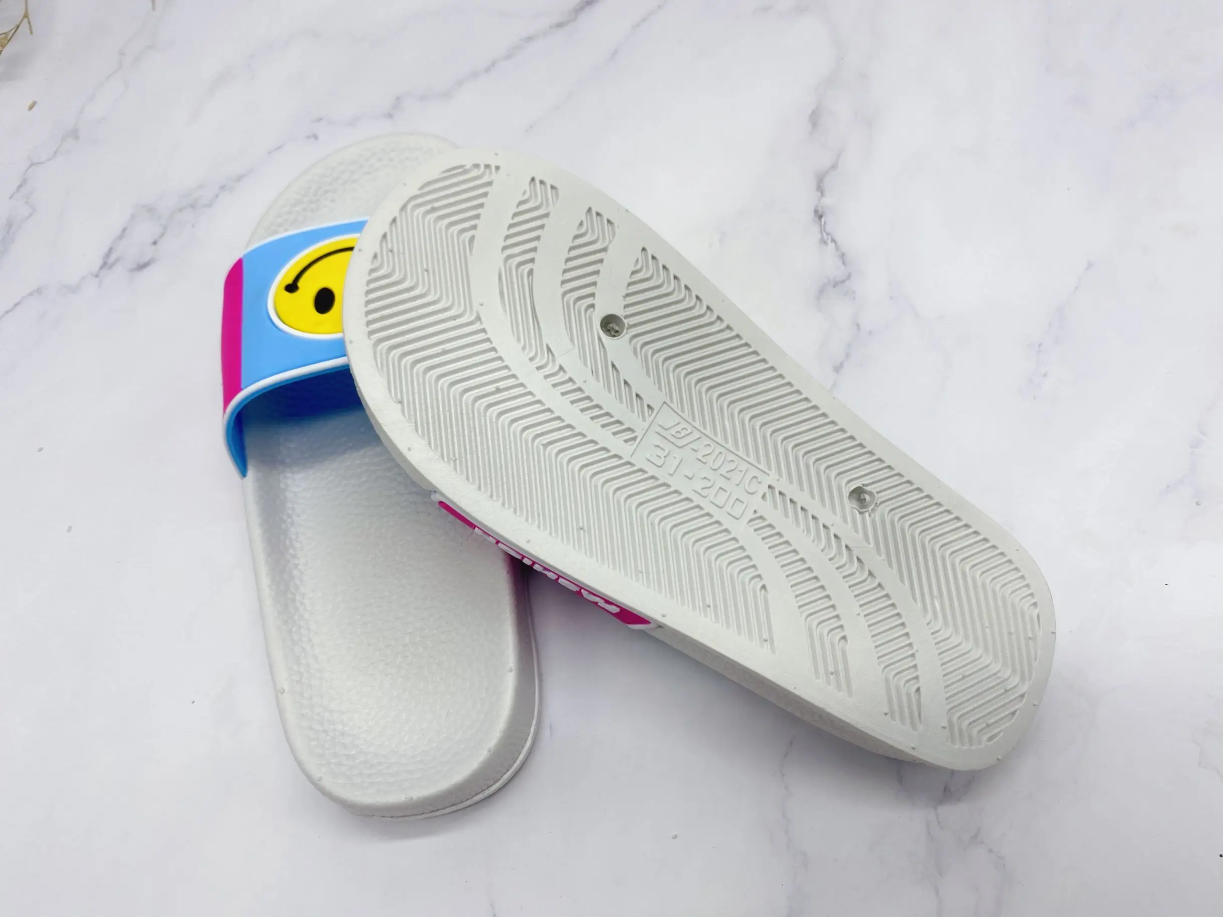 Милые домашние тапочки со смайликом Модные для мальчиков и девочек Домашние