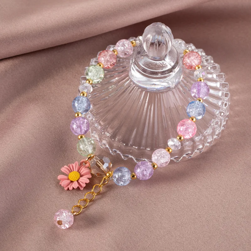 

NEW trend bracelet small daisy flower pendant bracelet female sweet temperament simple bracelet