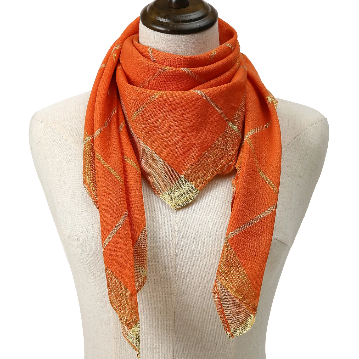 Женский шарф в шотландскую клетку с люрексом 90x90 см |