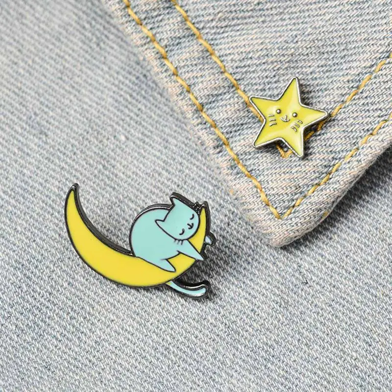 

Night Enamel Pin Little Star Moon Sleepy Cat Badge Cartoon Kawaii Animal Brooch Lapel Pin Wholesale Gift For Friends Kids