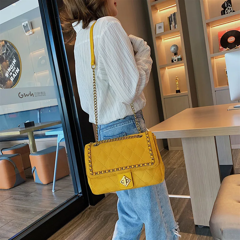 Женская сумка через плечо с цепочкой однотонная небольшая | Багаж и сумки