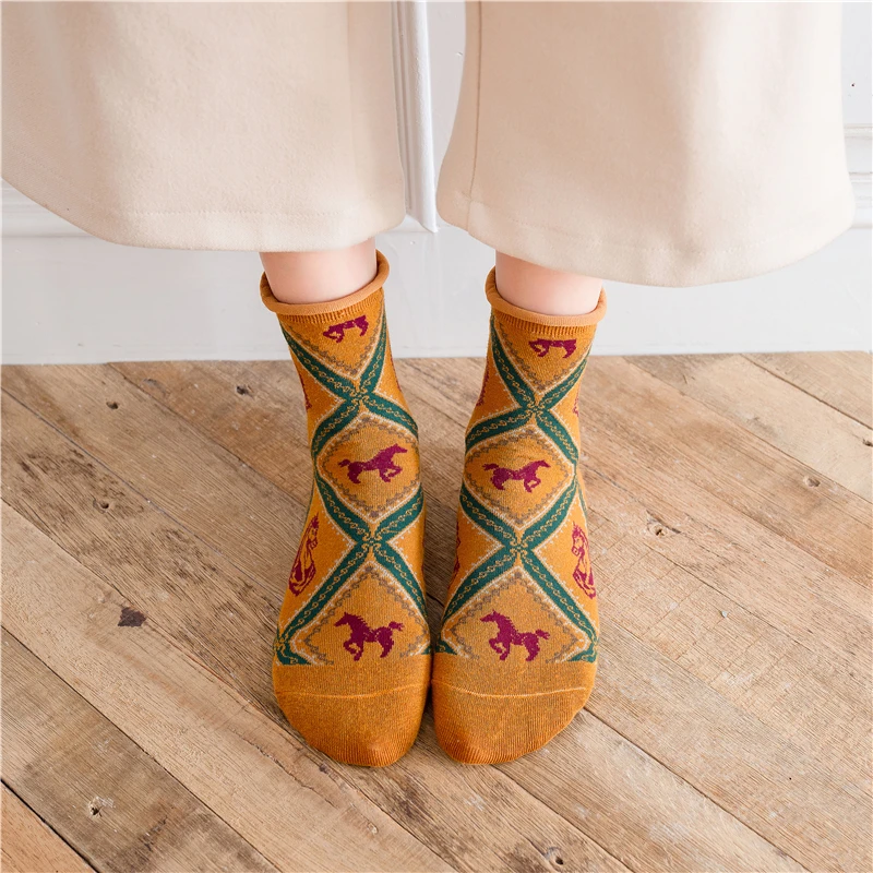 Retro Argyle Socks Women Ruffle Cotton Horse Animal Print Harajuku Funny Kawaii Quality Cozy Ladies Socks Art Christmas Gift