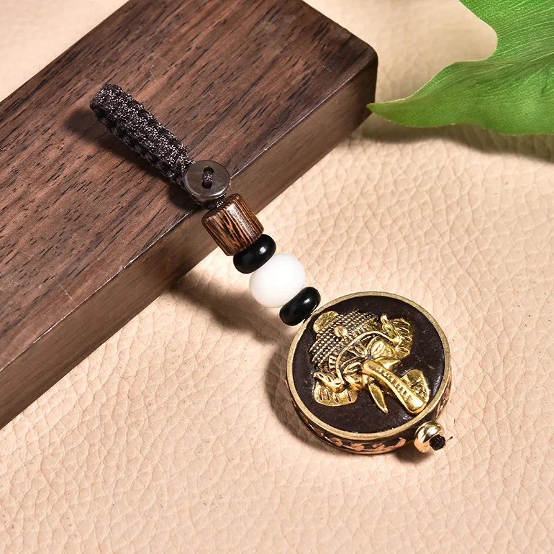 

Vintage Car Keychain Bodhi Amulet Pendant Men's and Women's Prayer Peace Key Ring Nepal Handmade Jewelry Jewelry Accessories