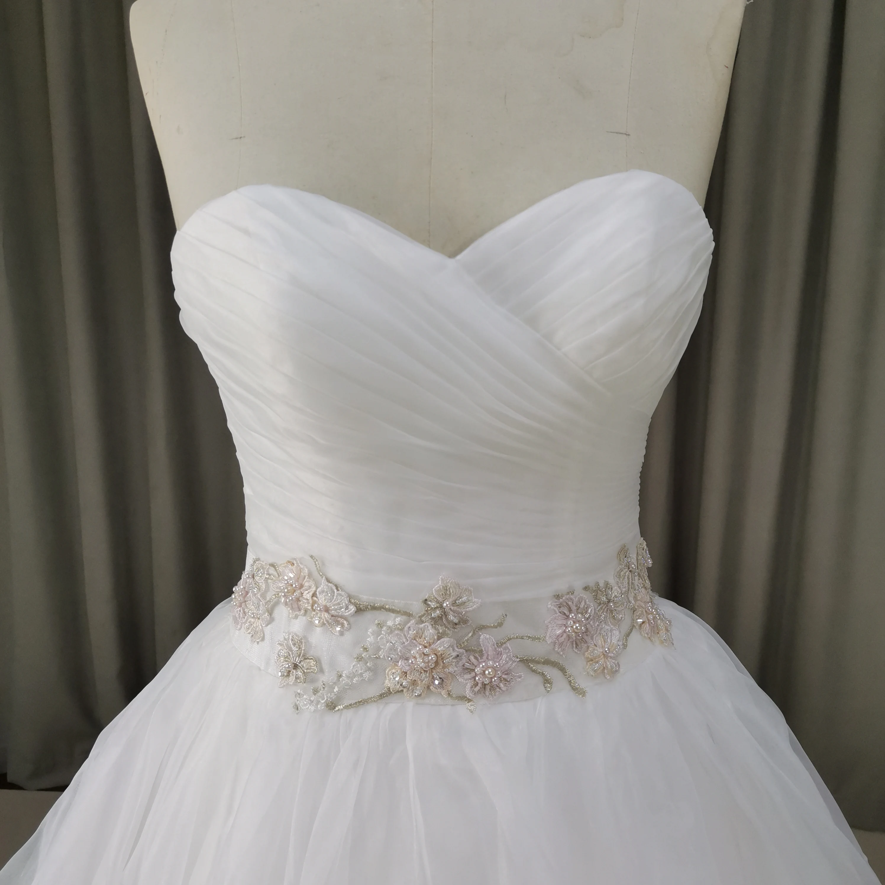 Белые свадебные платья без бретелей с бальное платье Простые Свадебные