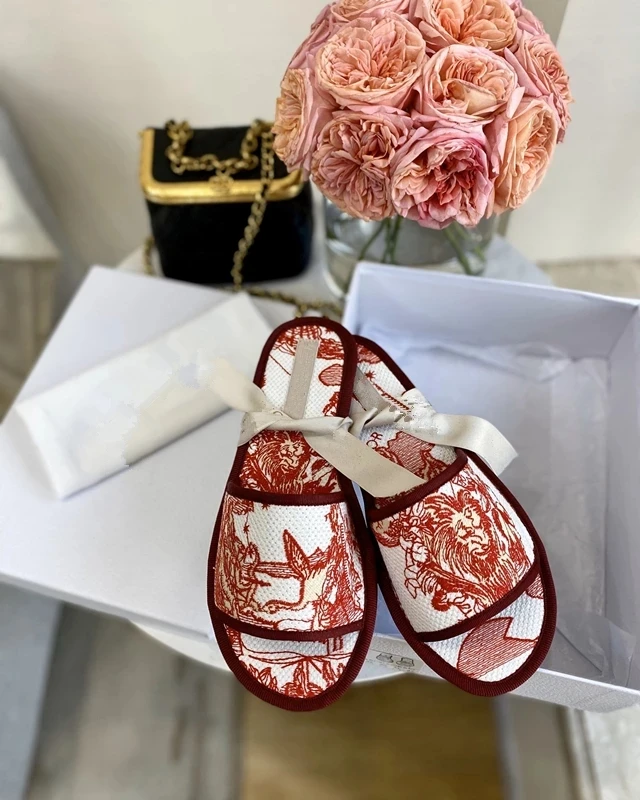 구매 자수 여성 슬리퍼 패션 혼합 색상 슬립 여성 플랫 슈즈 활주로 실내 야외 노새 파티 드레스 슈즈 저렴한 자수 여성 슬리퍼 패션 혼합 색상 슬립 여성 플랫 슈즈 활주로 실내 야외 노새 파티 드레스 슈즈