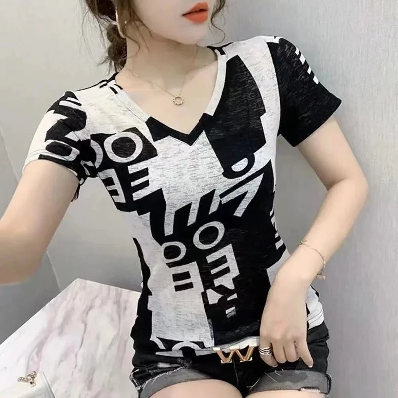 

2021 Summer New European Fashion Print V-neck Short-sleeved T-shirt Women's Slim and Thin Color Top
