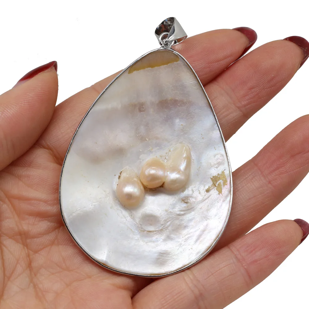 

Natural Shell Pendant Oval shape White Mother of Pearl With pearls Exquisite charms For jewelry making DIY Necklace accessories