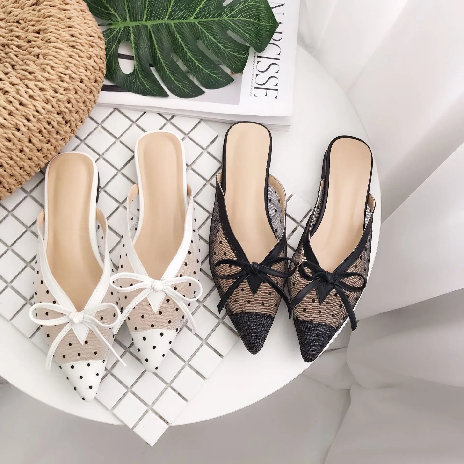 

2021 New Korean version of the red lace net yarn wave point pointed flat bottom half drag Muller shoes slippers women