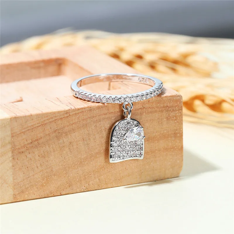 Изящное женское кольцо с белым кристаллом розовое золото серебристый цвет