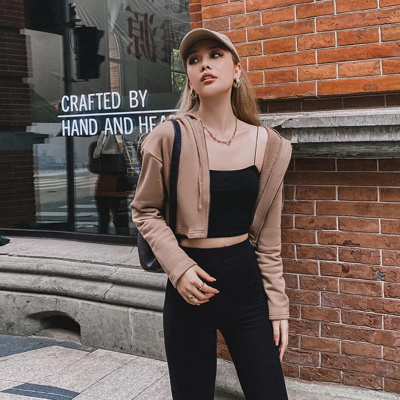 Женская укороченная толстовка с капюшоном на молнии | одежда