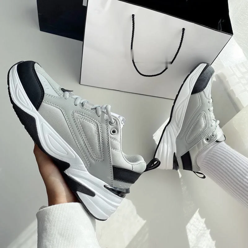 Женские кроссовки в гонконгском стиле весенние белые на толстой подошве