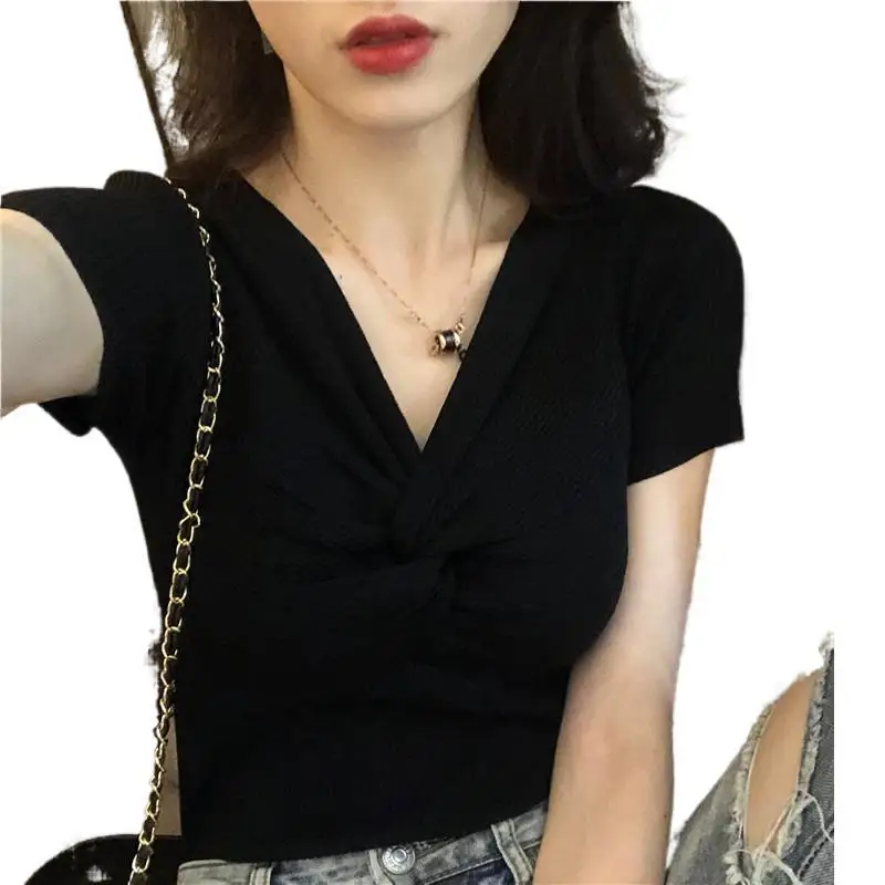 

UVRCOS 2021 New Slim And Slim Style with Base Coat Inside Female Summer V-Neck Cross Short Sleeve Knitwear