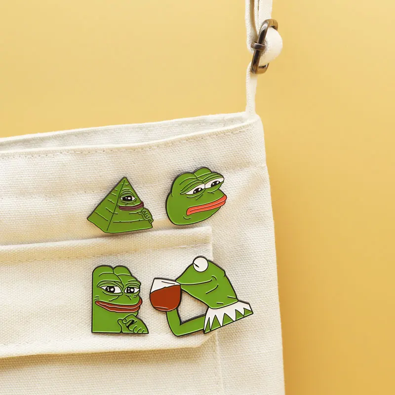 Брошь в виде лягушки Пепе и грустная улыбка забавные эмалированные заколки для