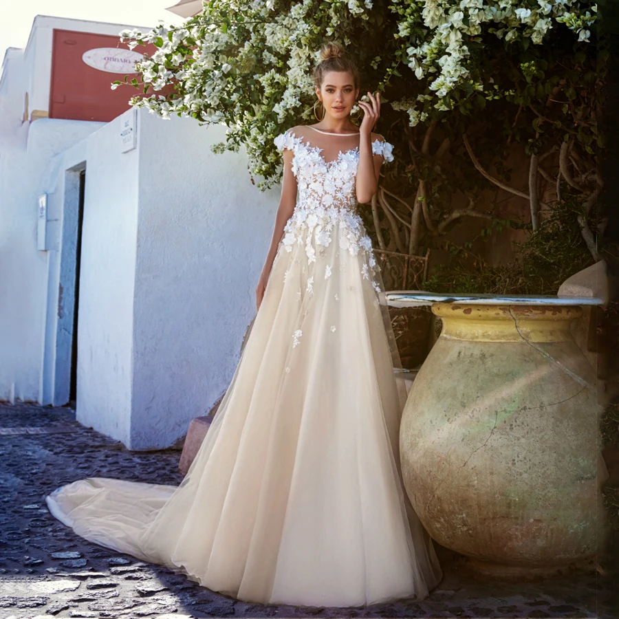 

Sheer Cap Sleeves White 3D Lace Applique Lace Champagne Wedding Dress V-back Sexy Bridal Dress vestidos de novia con manga