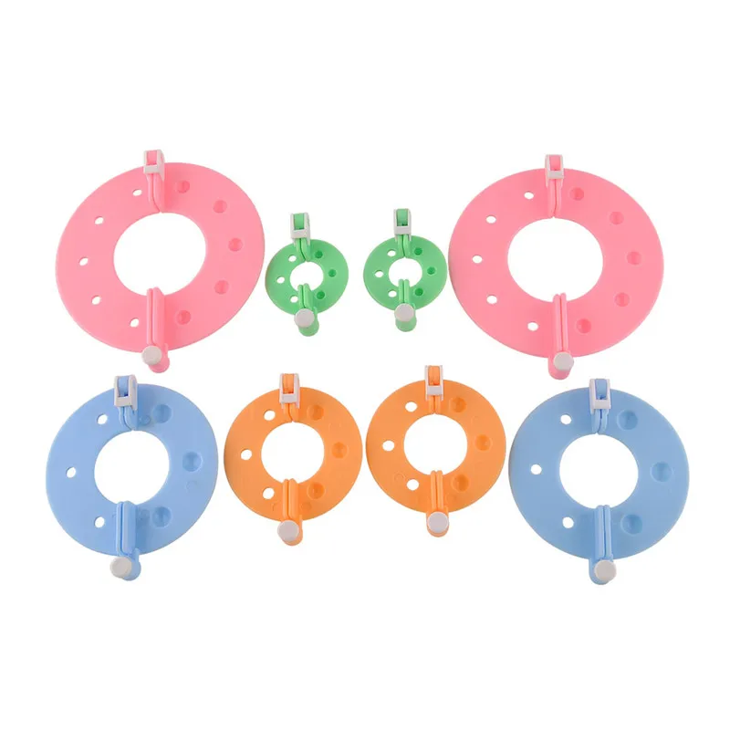 1Set 4 Sizes DIY Sewing Tools Pompon Set Plastic Pom Maker Clover Fluff Ball Weaver Needle Craft Knitting Tool Color Random - купить по