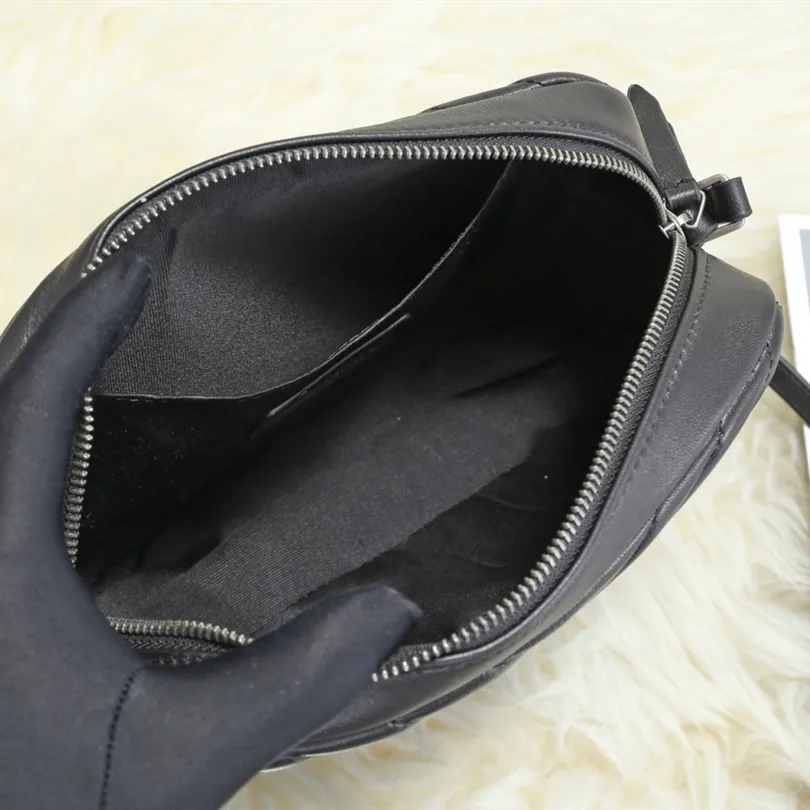 

Designer High Quality V-Plaid Sheepskin Zip Shoulder Bag Luxury Tassel Mini Crossbody Bag Handbag Women Fashion Office Daily