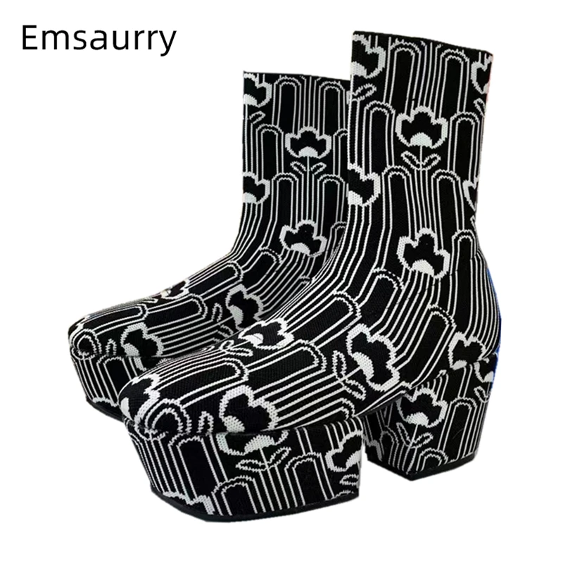 

Женские короткие ботинки на платформе, с молнией сбоку