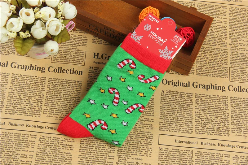 1 pair Casual Women Christmas socks Funny Cartoon Snowman Santa Claus elk flake socks Cotton Christmas Gift for women