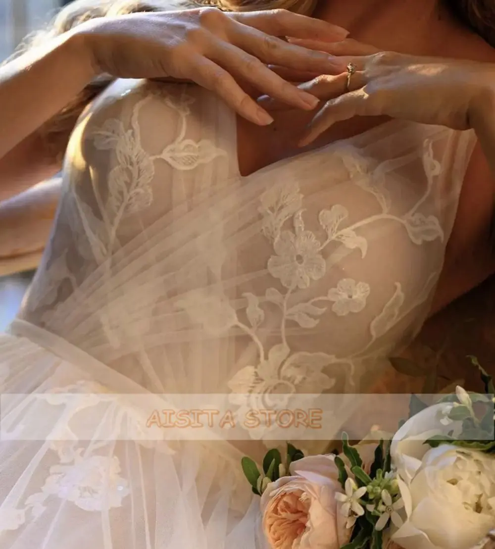 

Vintage A Line Weddding Dresses 2021 Elegant Lace Appliques V Neck Backless Sleeveless Tulle Sweep Train Bridal Gown Custom