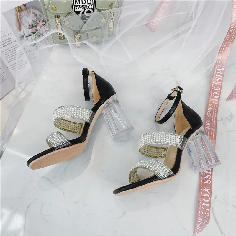 Белый с украшениями в виде кристаллов Пикантные женские босоножки на ремешке