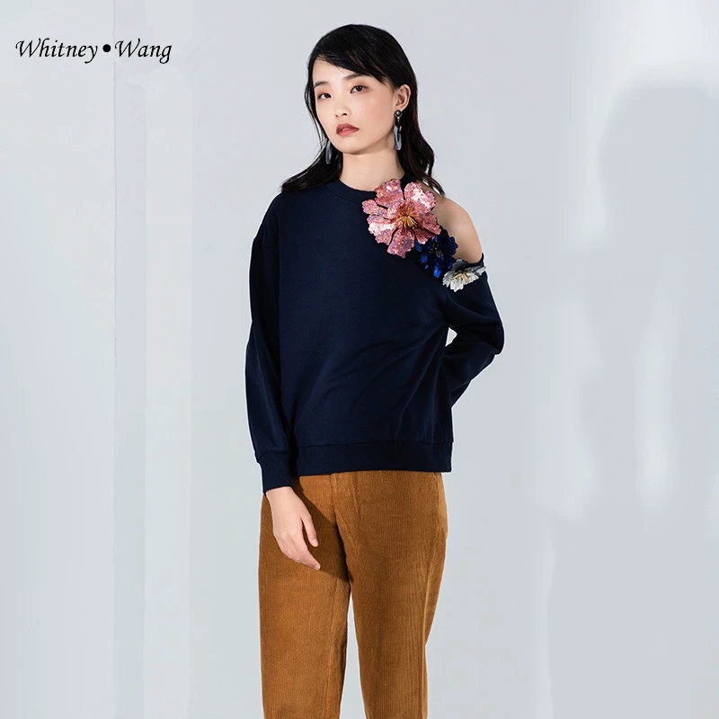 Уличная мода WHITNEY WANG 2020 Весенняя пикантная толстовка с вырезами на плечах и