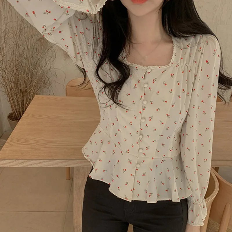 

Ghost Horse Girl Age-reducing Gentle Chiffon Temperament Small Floral Square Neck Short Shirt