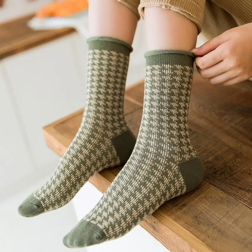 Students Checked Crew Sock Ladies Plaid Thick Winter Socks Girls Cotton Socks Woman Houndstooth Ankle Socks with Wrinkled Cuff