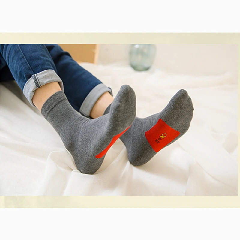 Новинка 2020 мужские хлопковые носки красного цвета размер 40-44 осенне-зимние