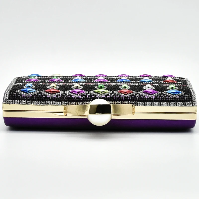 Новейший комплект из туфель и сумочки фиолетового цвета в африканском стиле