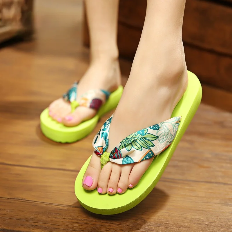

Summer New Beach Slippers for Women's Outer Wear with Flip-flops Mid-heel Flip Flops Non-slip Bohemian Sandals and Slippers